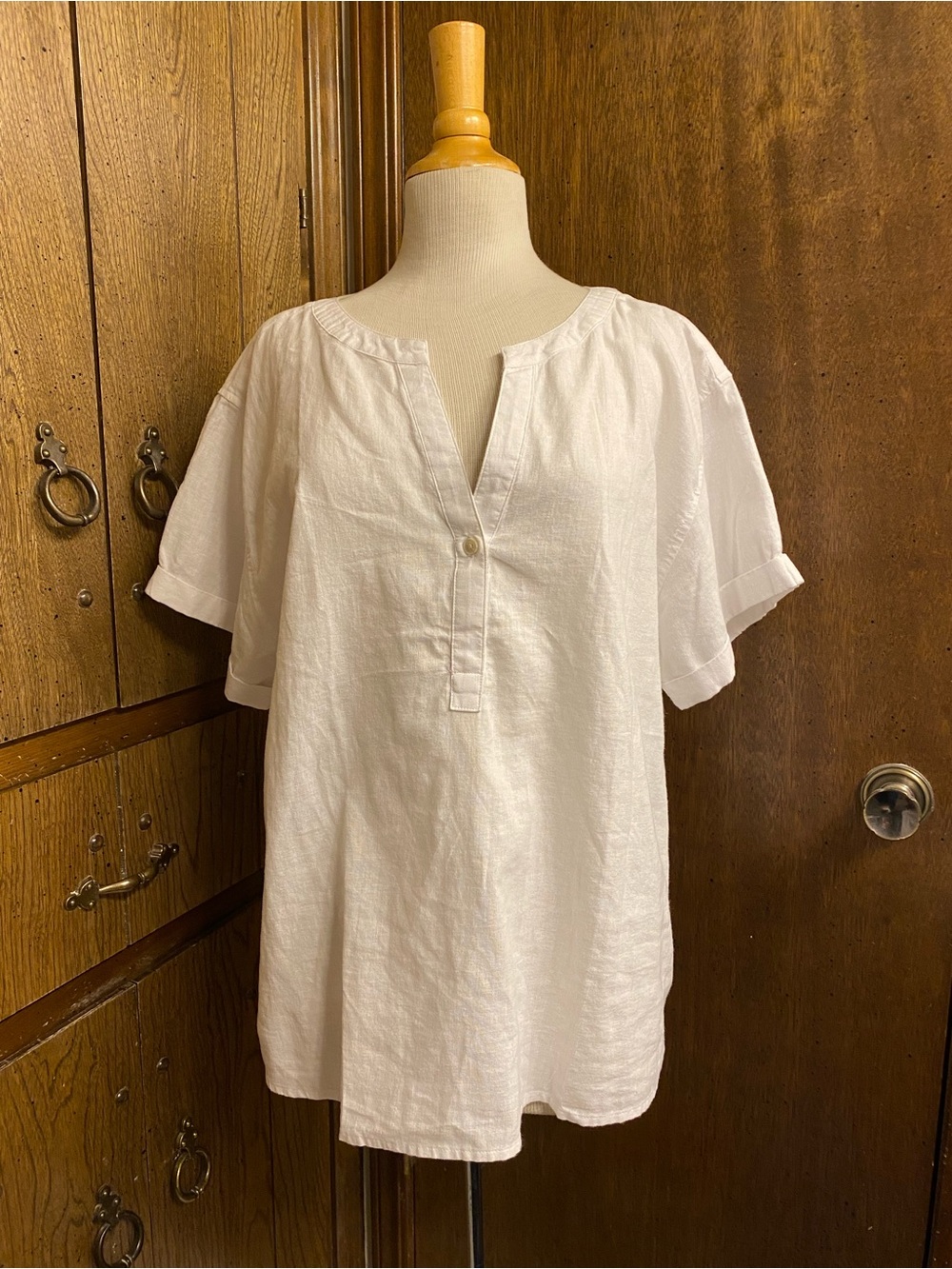 Eddie Bauer White Split-Neck Short Sleeve Tunic